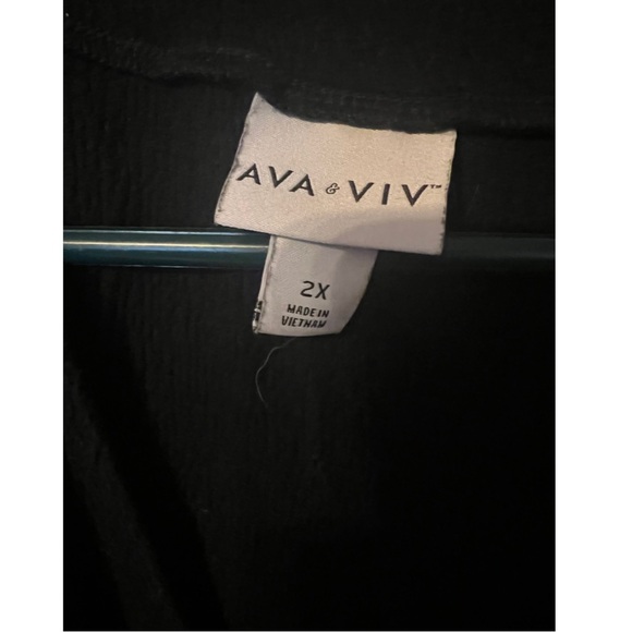 Ava & Viv texture v neck - Picture 3 of 4